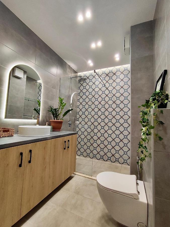 Ferienwohnung Modern Style 2Br-Apt - 10Min To Skanderbeg Square Tirana Exterior foto