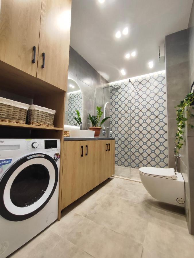 Ferienwohnung Modern Style 2Br-Apt - 10Min To Skanderbeg Square Tirana Exterior foto